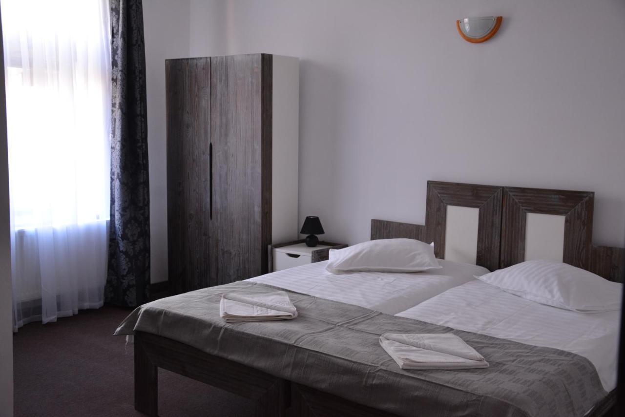 Cristian Inn Zewnętrze zdjęcie
